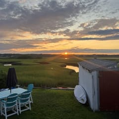 Sea Esta - 4 Bedroom cottage with best spot in Wells Beach