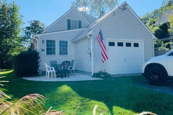 Family Retreat at York Beach-Lovely home just minutes from Long Sands Beach - Image 1