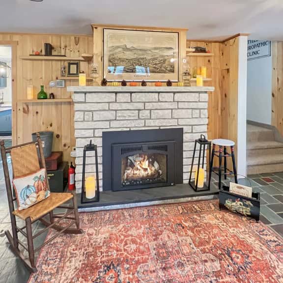 The Rosewood – Vermont Lake Cottage Near Crystal Beach & Killington Skiing - Image 1