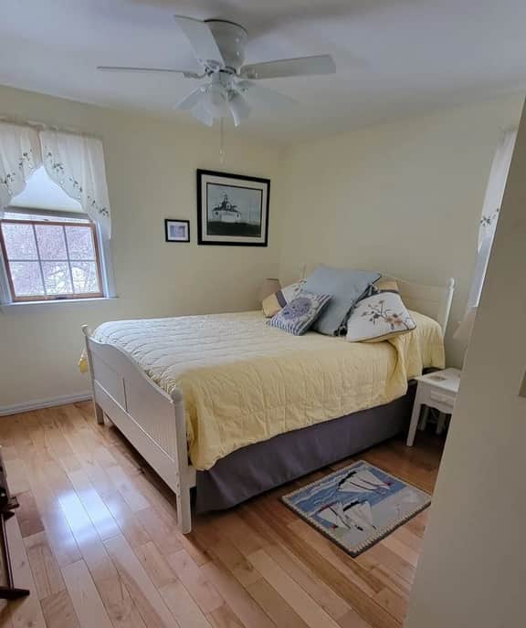 Family Retreat at York Beach-Lovely home just minutes from Long Sands Beach - Image 5