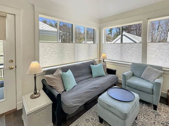 Seaglass Village 206 - Moody Bee - Image 3