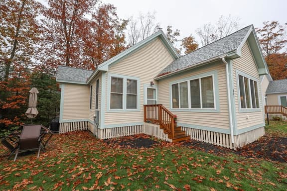 Seaglass Village 805: Coastal Charm Cottage - Spacious Port Model w/ Resort Amenities - Image 1