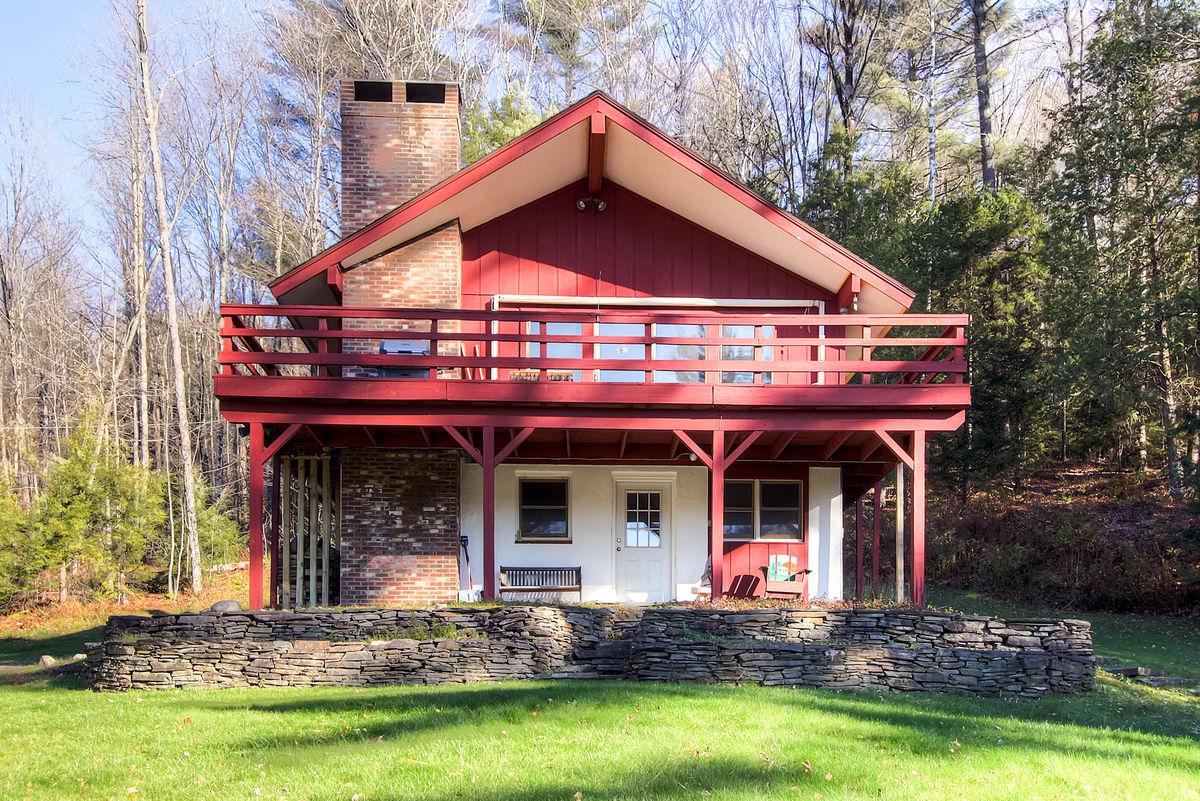 Front Picture of One of Our Killington Mountain Airbnb Rentals.